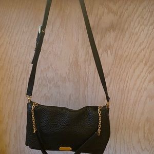 Authentic Burberry large  Signature Grain Leather Shoulder Bag - Black